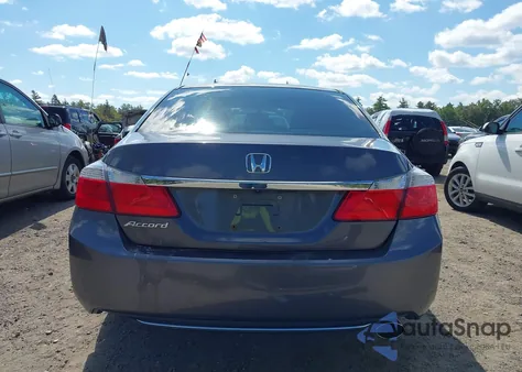 2015 Honda Accord Lx z USA, uszkodzony, nr VIN 1HGCR2F35FA031118